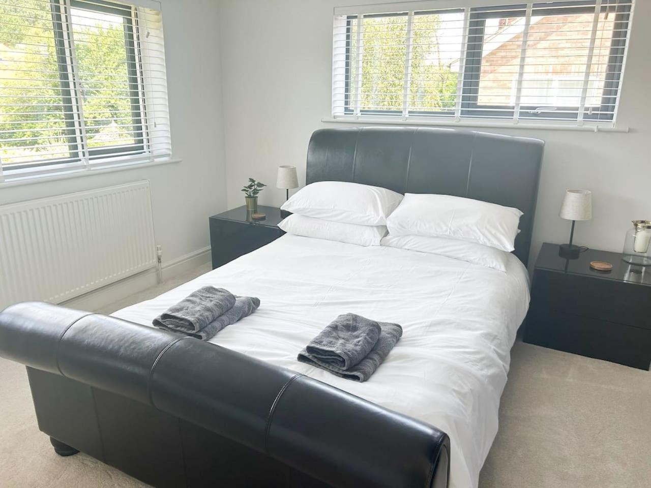 Vila Luxe 5 Bed House In Guildford. Morden Amenities Normandy Exteriér fotografie